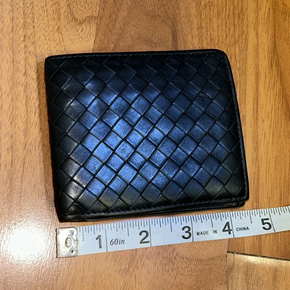 Authentic Bottega Veneta Intrecciato Leather Bifold Wallet
